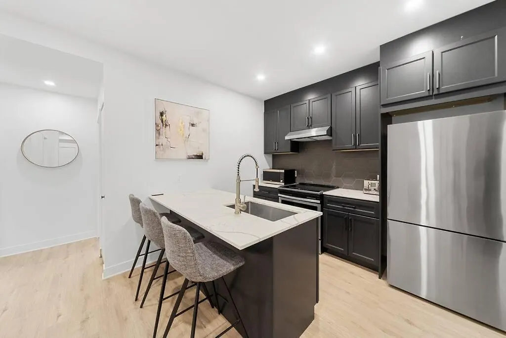 Apartment Stonewall Suites Montreal Canada