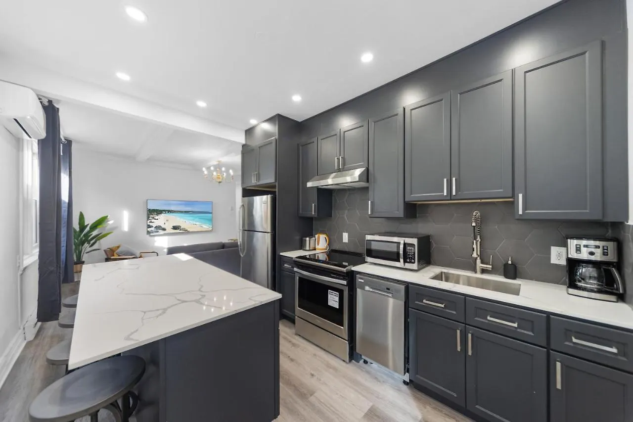 Apartment Stonewall Suites Montreal Canada