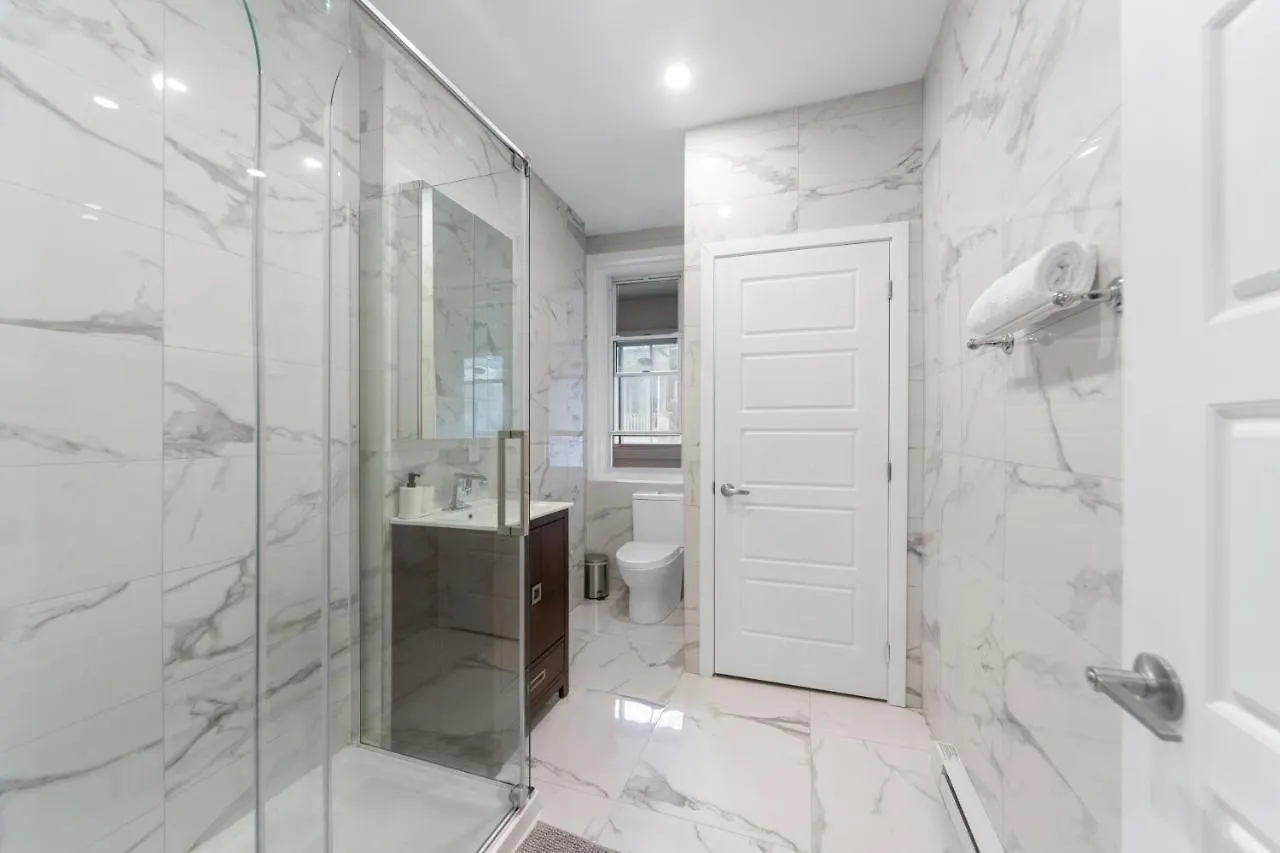 Stonewall Suites Montreal 0*,